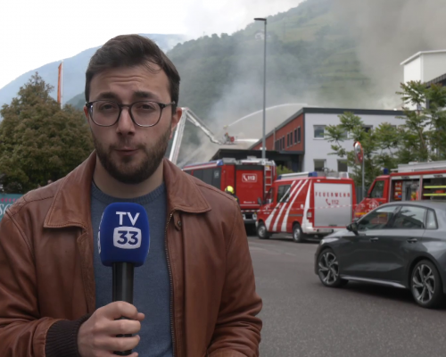 Incendio all’Alpitronic di Bolzano, tenere chiuse le finestre