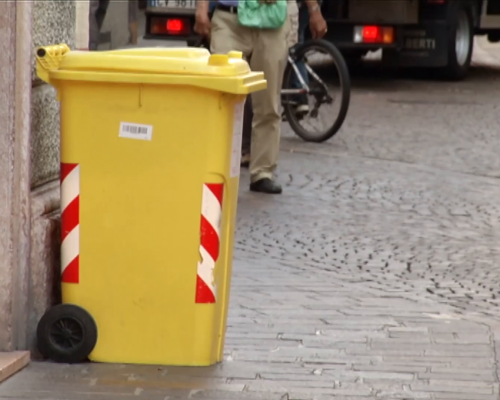Tassa rifiuti più cara a Trento, protestano imprenditori e commercianti
