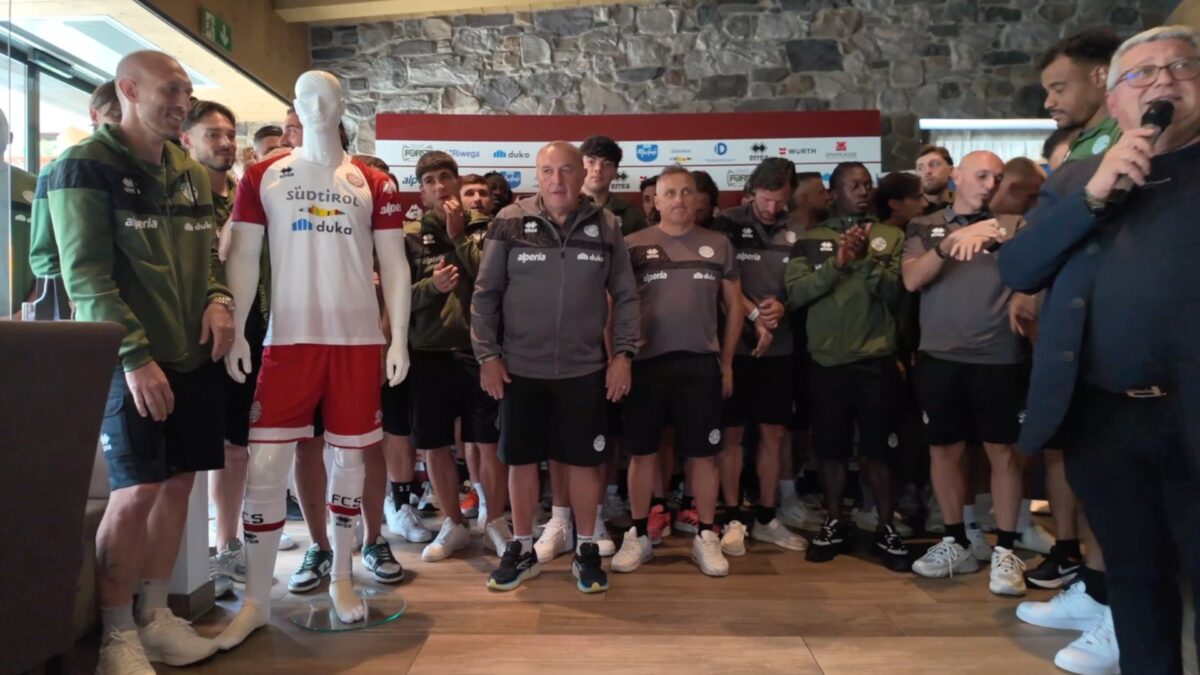Calcio: presentati l’FCS e la maglia home 2025/2026