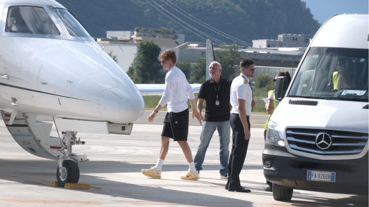 Sinner: toccata e fuga all’aeroporto di Bolzano