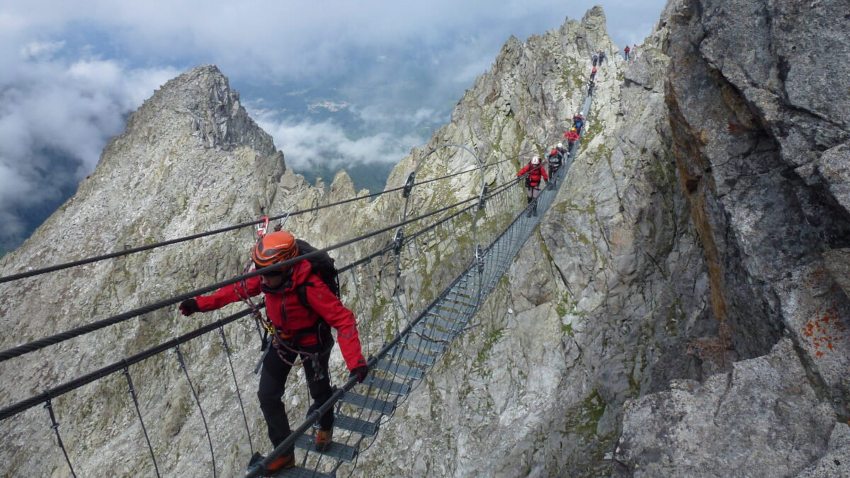FOTO-ferrata-dei-fiori-1-aspect-ratio-1200-675