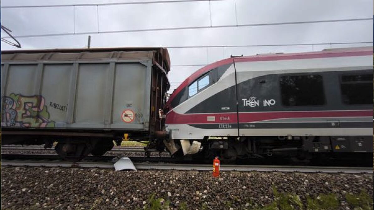 FOTO-scontro-treni-cristo-re-aspect-ratio-1200-675