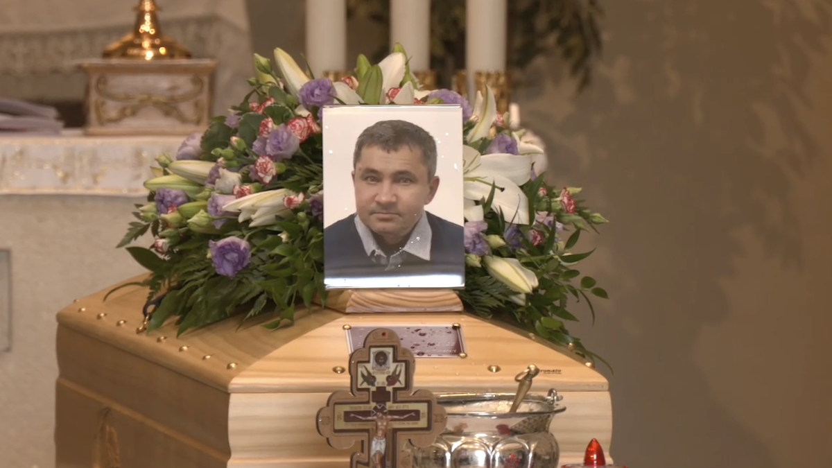 Trento, in tanti per il funerale del calzolaio gentile