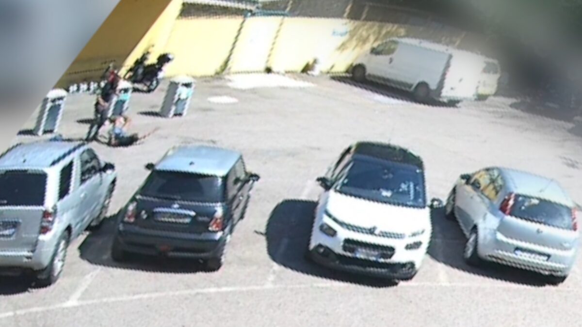 Bolzano, volano pugni e calci in via Macello