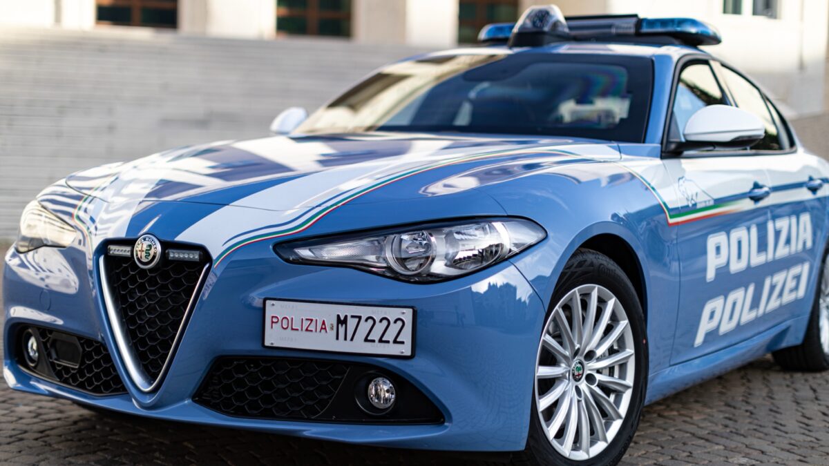 polizia-scaled-aspect-ratio-1200-675