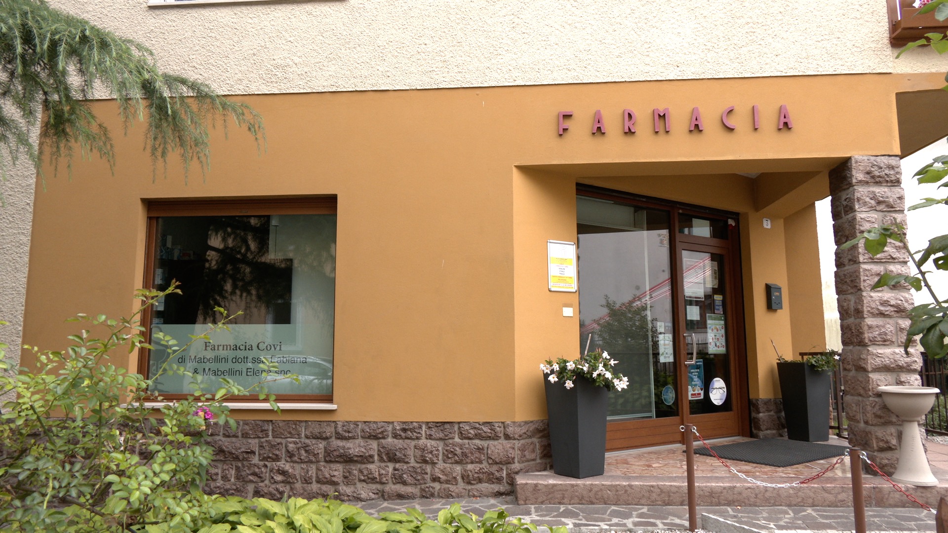rapina farmacia roncone