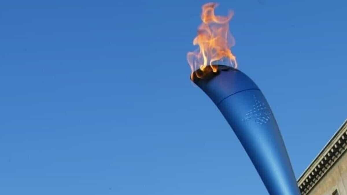 FOTO-torcia-olimpica-aspect-ratio-1200-675