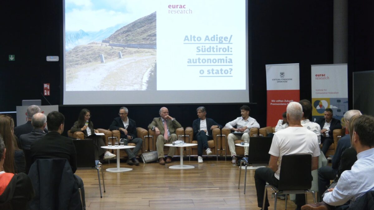 L’Alto Adige uno stato autonomo? Dibattito (tra le polemiche) all’Eurac