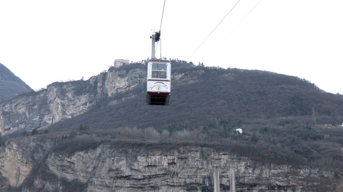 La funivia Trento-Bondone accende il dibattito sul futuro della mobilità