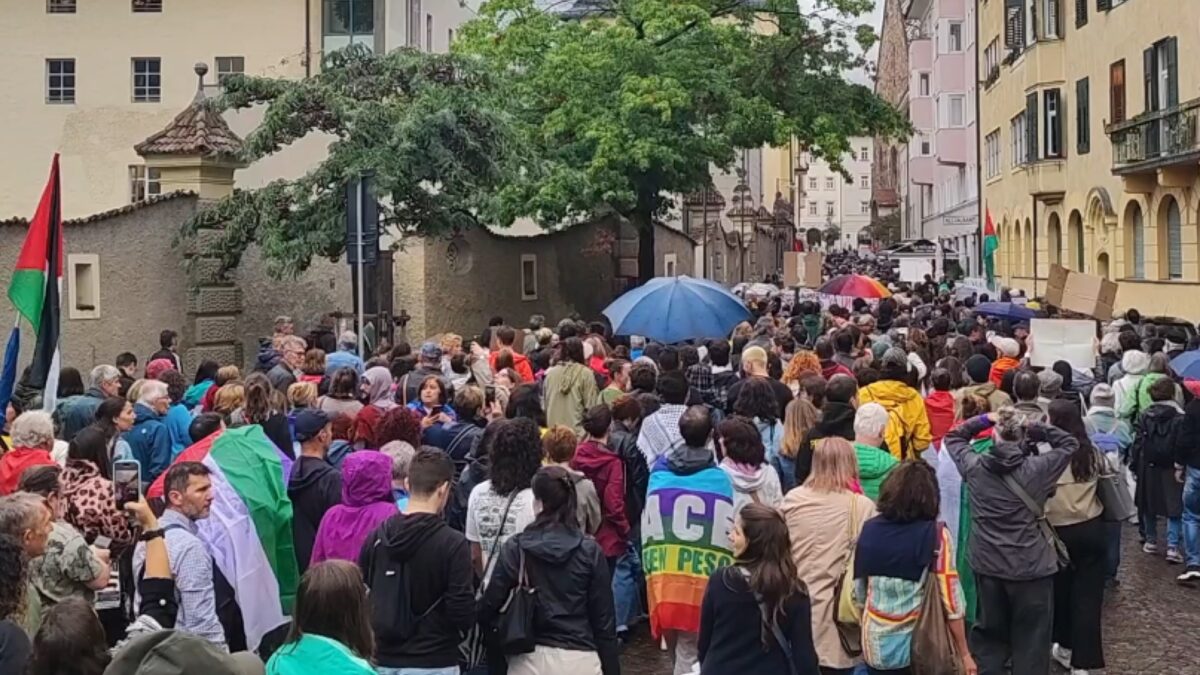 Bolzano: mille persone in piazza per Gaza