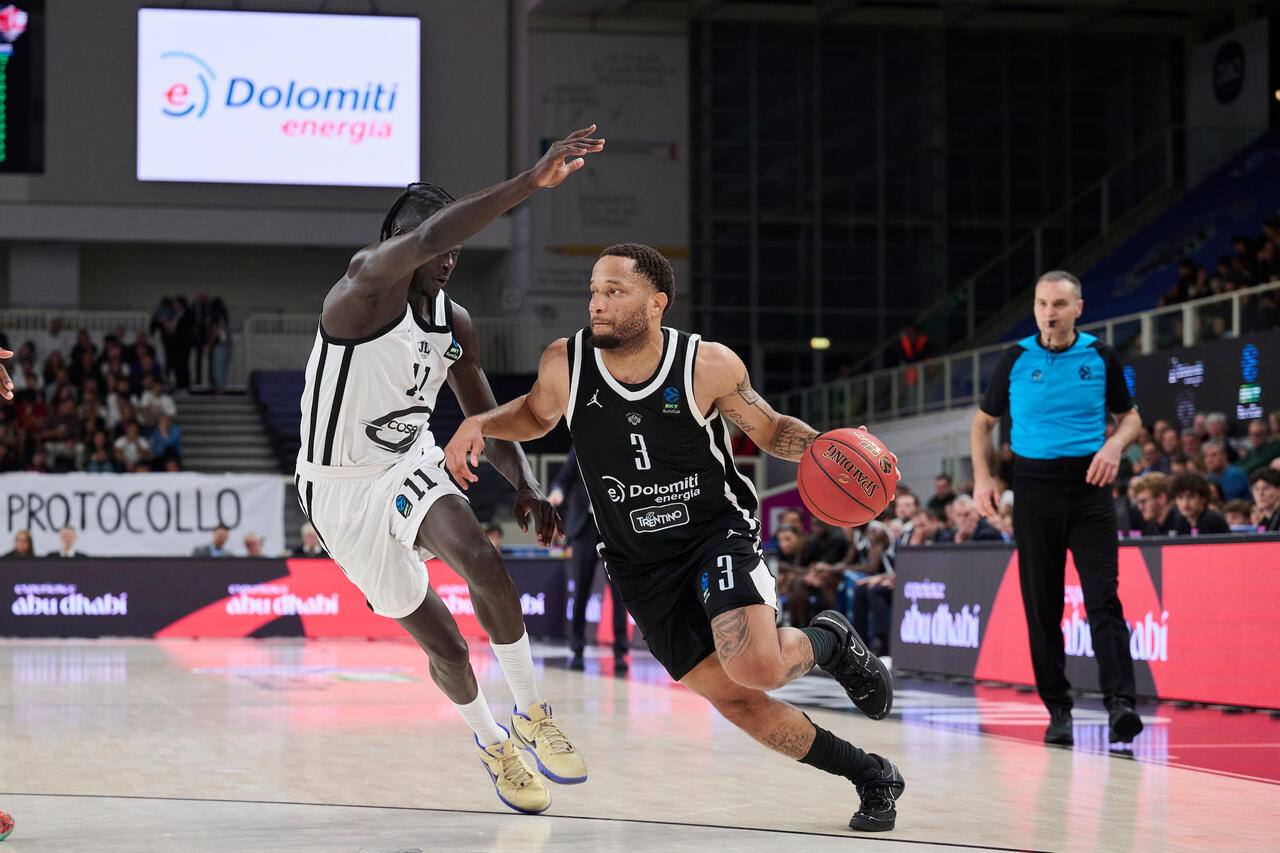 FOTO Aquila sconfitta Eurocup