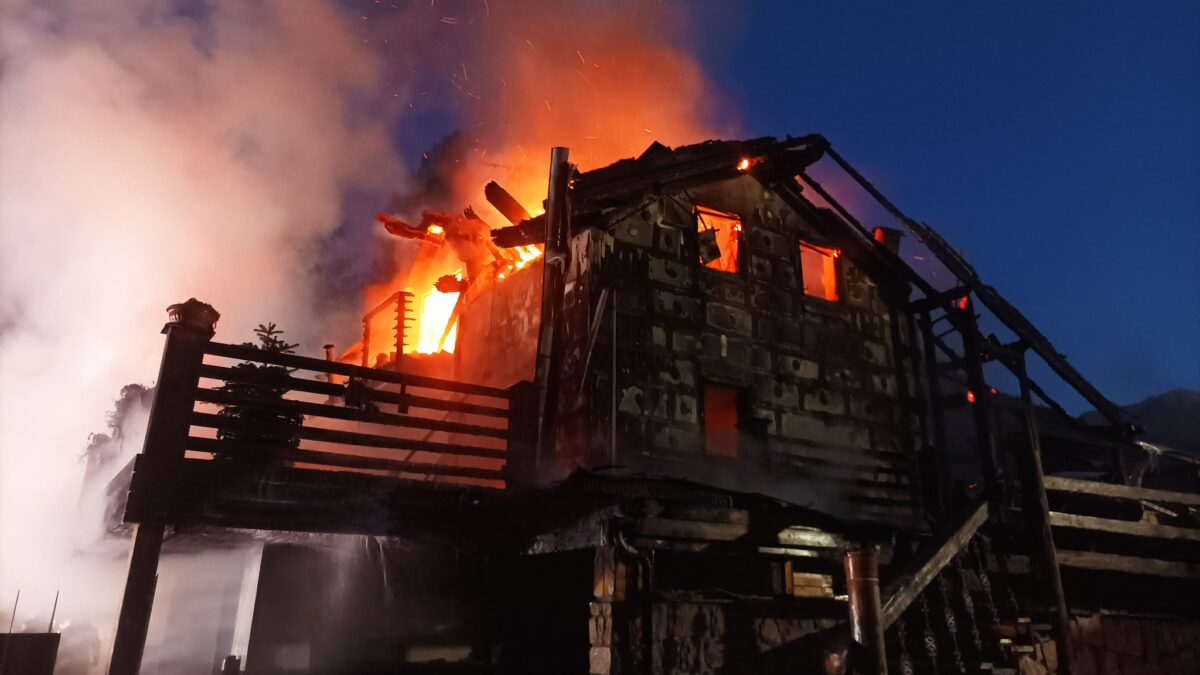 FOTO-incendio-predazzo-2-aspect-ratio-1200-675