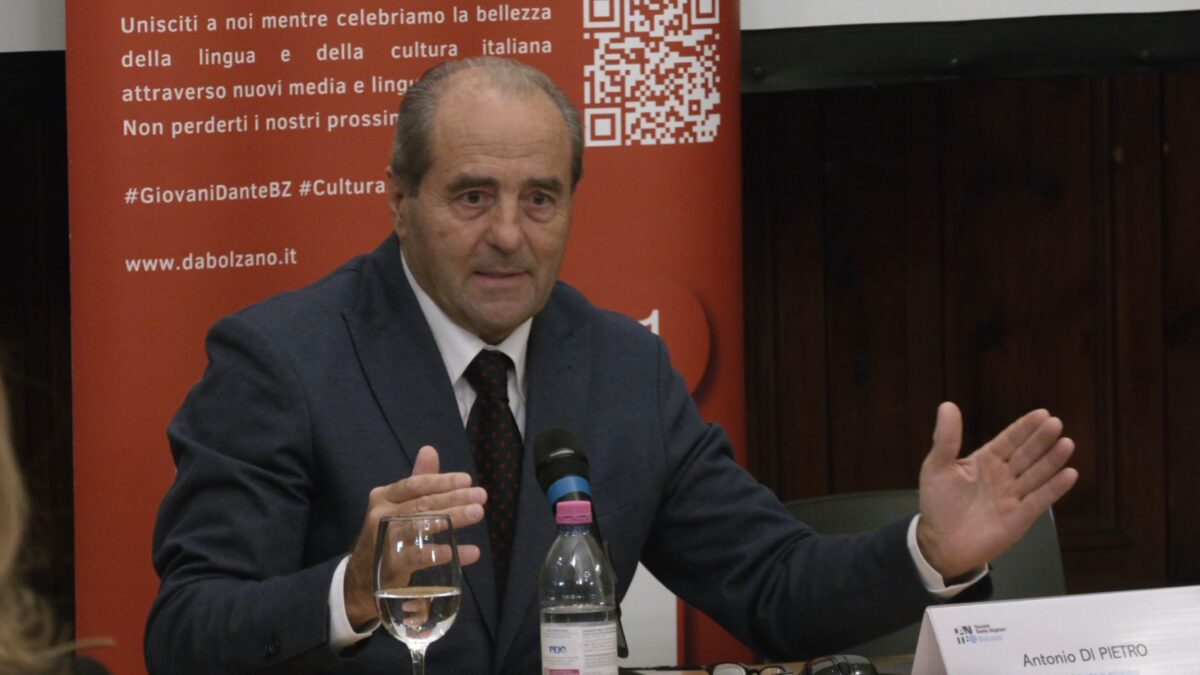 Antonio Di Pietro a Bolzano per ricordare Mani Pulite