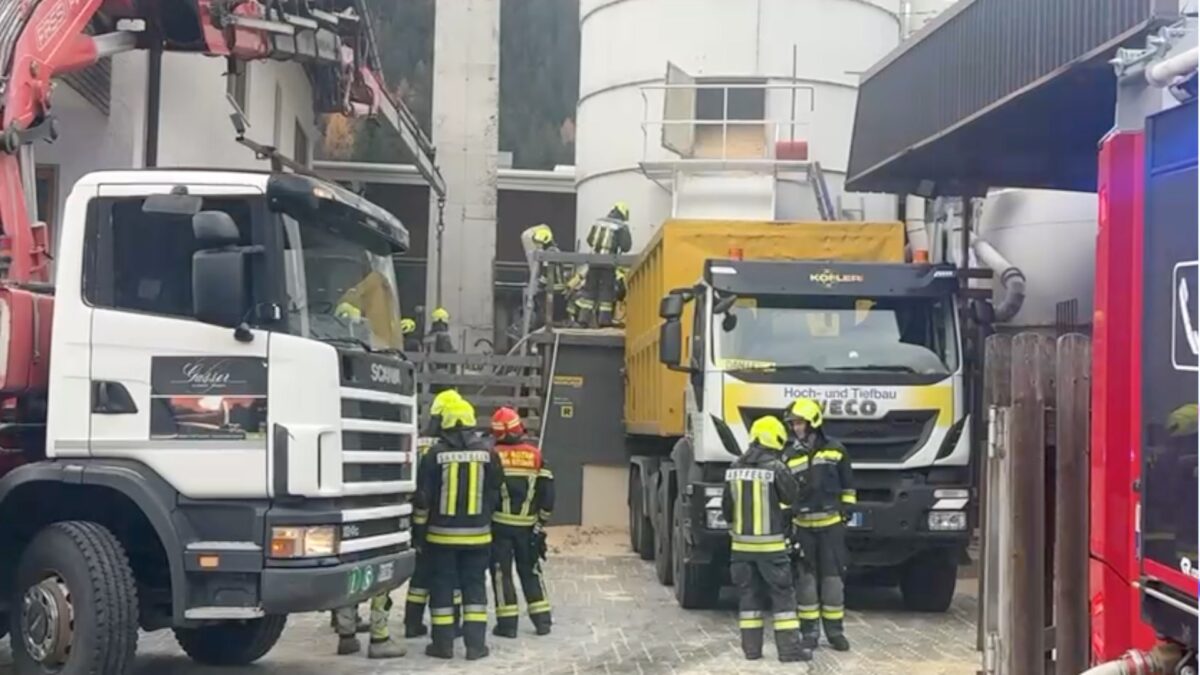 Sarentino: incendio alla Rubner Fenster in zona artigianale