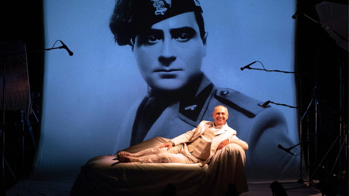 Beata Oscenità sul palco del Teatro Comunale di Bolzano