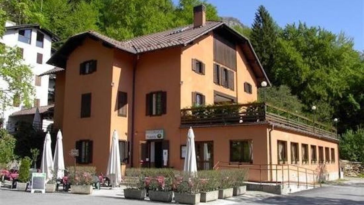 FOTO-ex-albergo-martinelli-aspect-ratio-1200-675