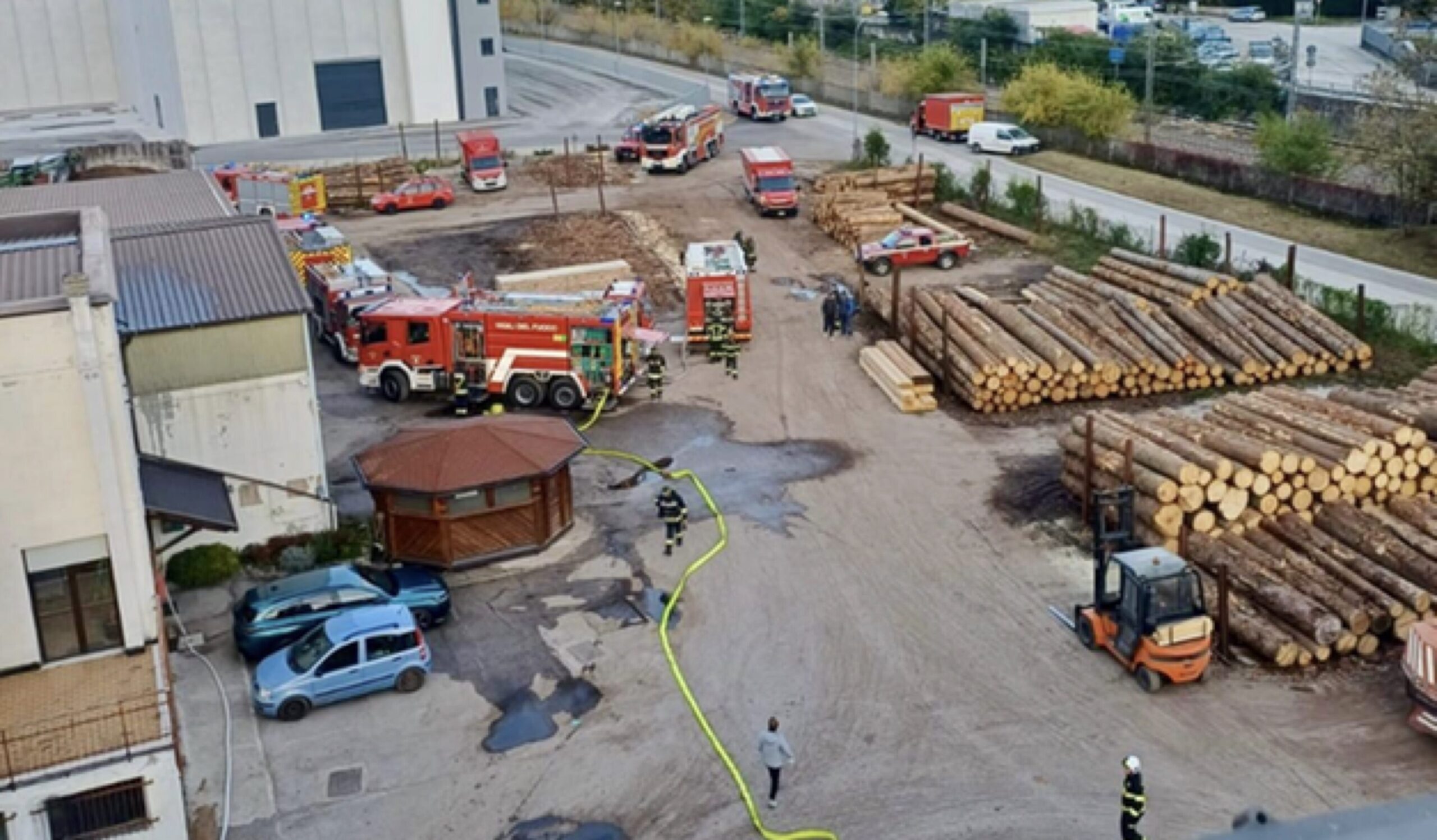 FOTO-incendio-Lavis-scaled-aspect-ratio-2560-1497