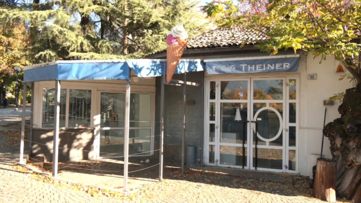 Già chiuso il Caffè Theiner di Bolzano