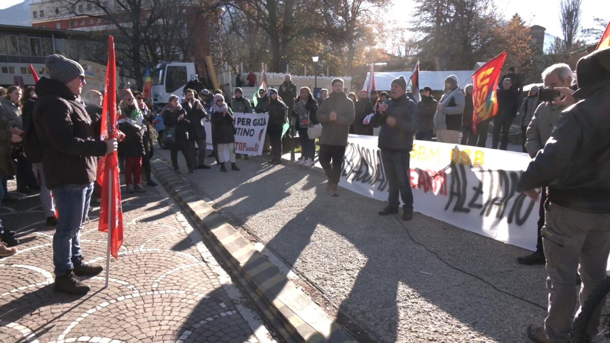Sciopero generale, a Trento la protesta dei sindacati di base