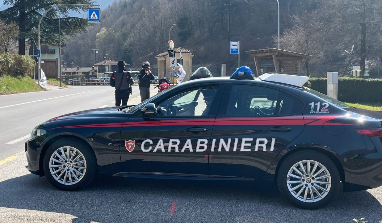 FOTO-ladri-dagli-sposi-2-aspect-ratio-1237-722