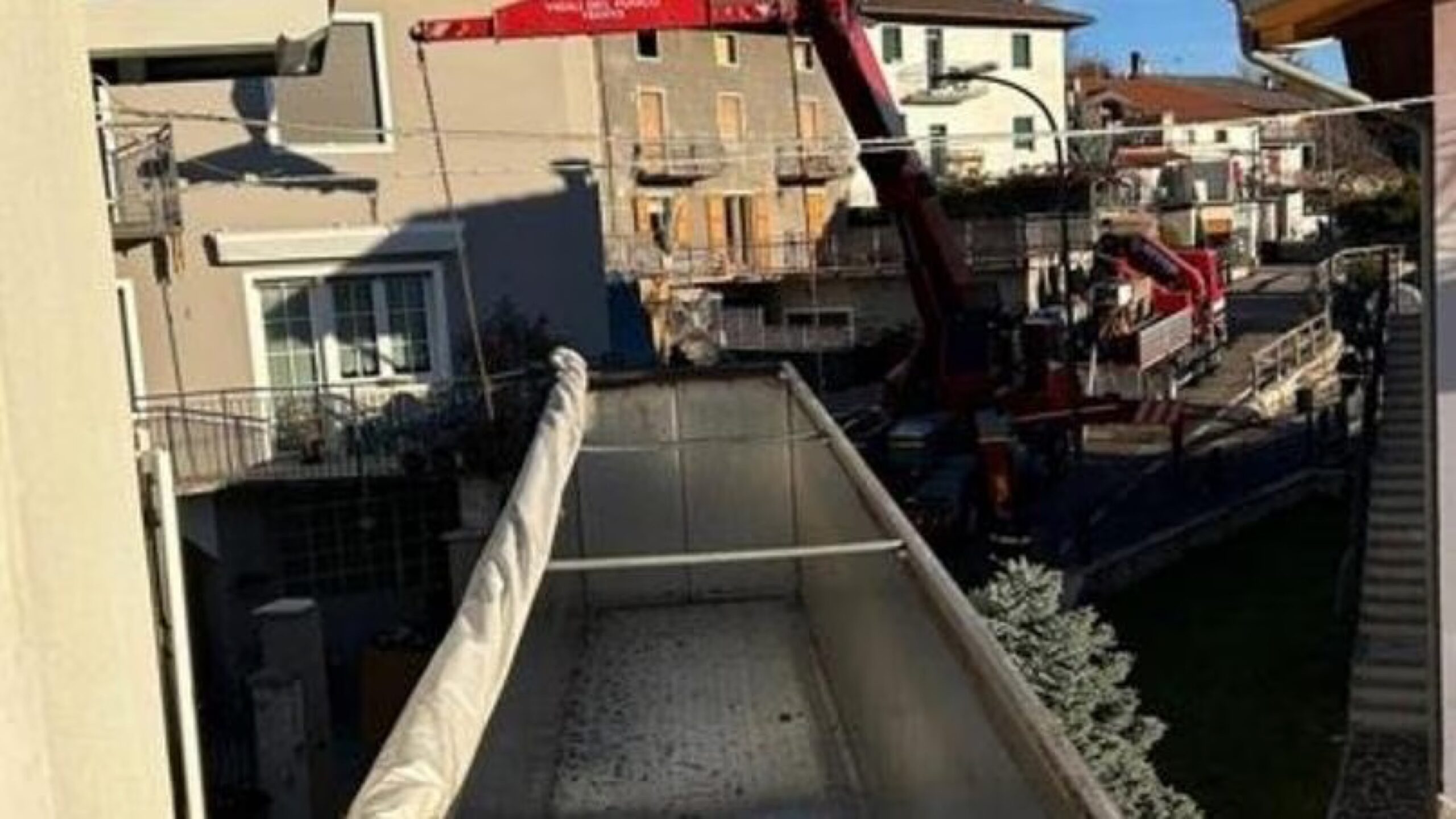 FOTO tir incastrato 1