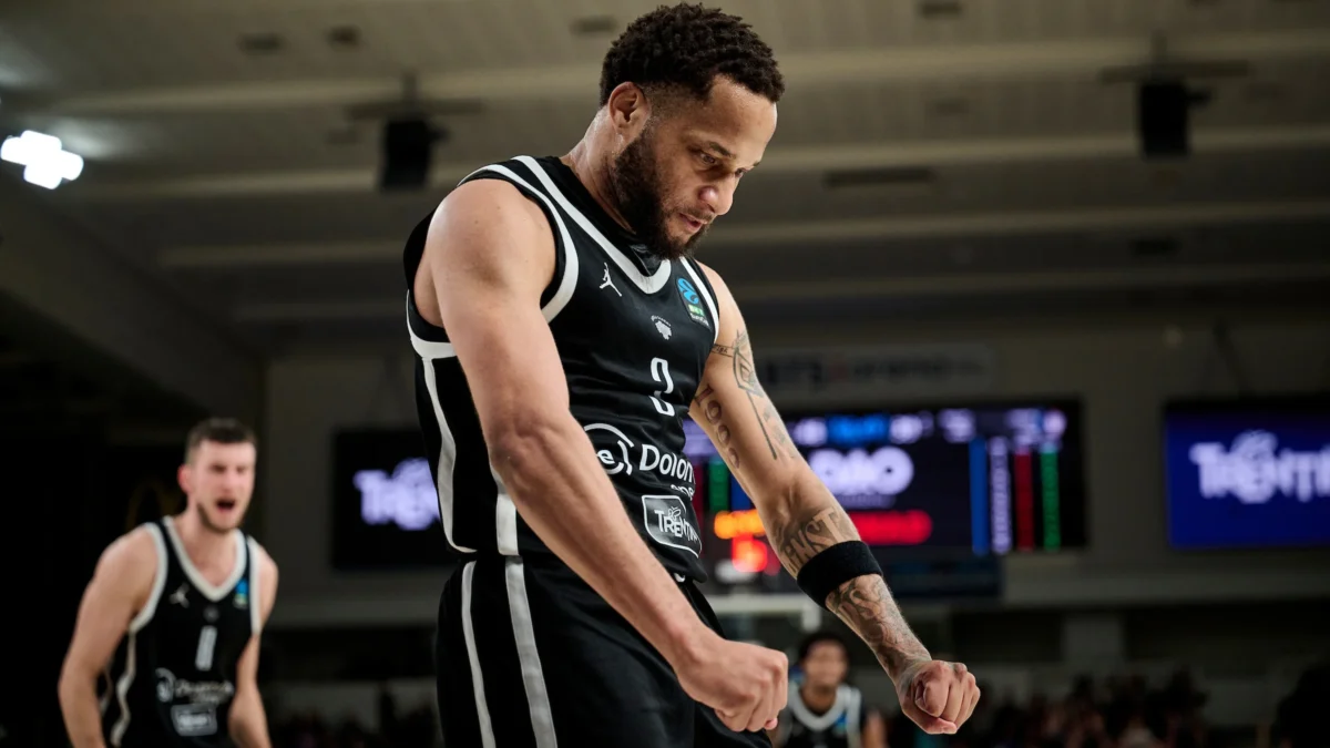 FOTO-vittoria-aquila-contro-londra-aspect-ratio-1200-675