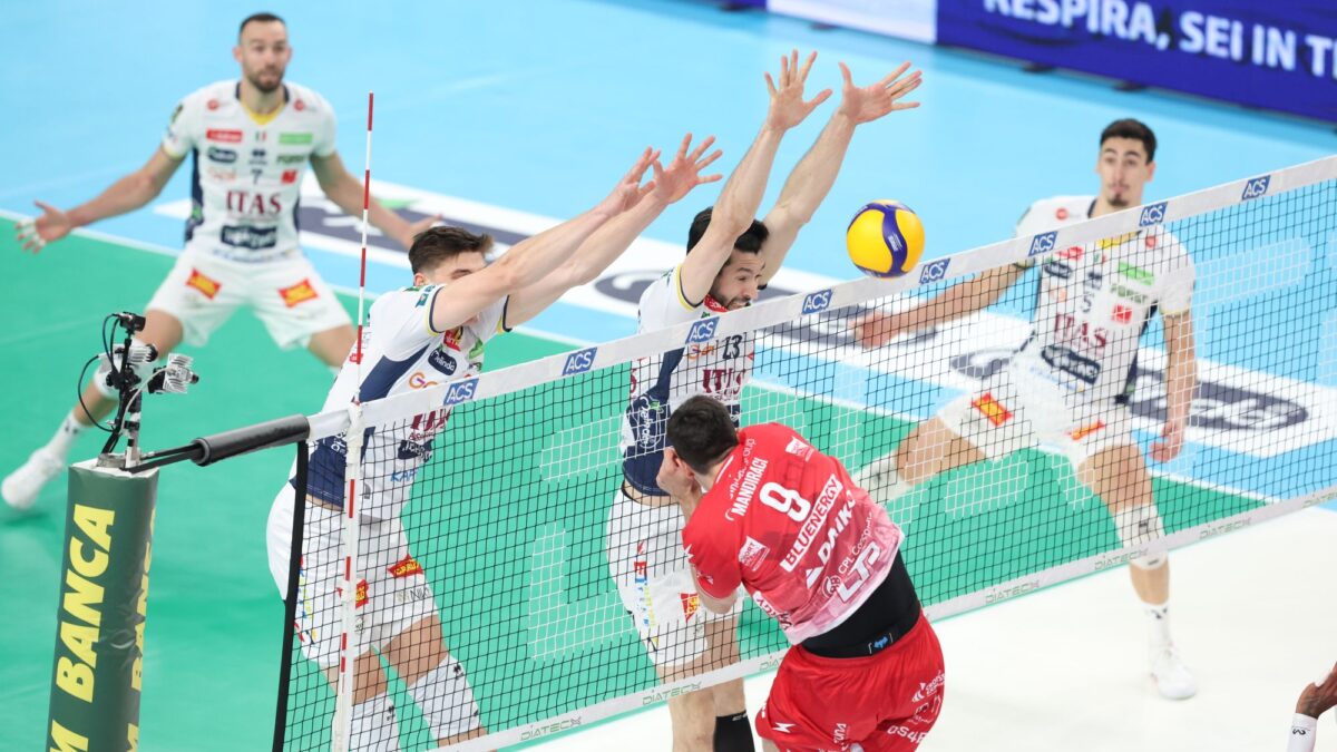 Trento batte Piacenza ed è prima al giro di boa della regular season. I quarti di Coppa Italia saranno contro Monza