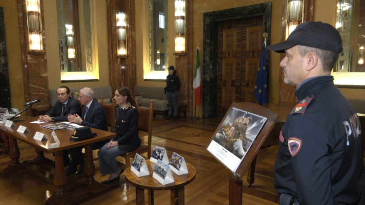 “La persona dietro la divisa” nel calendario della Polizia