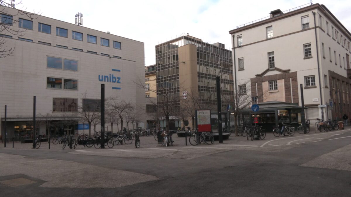 Atmosfera natalizia sì ma non ovunque a Bolzano