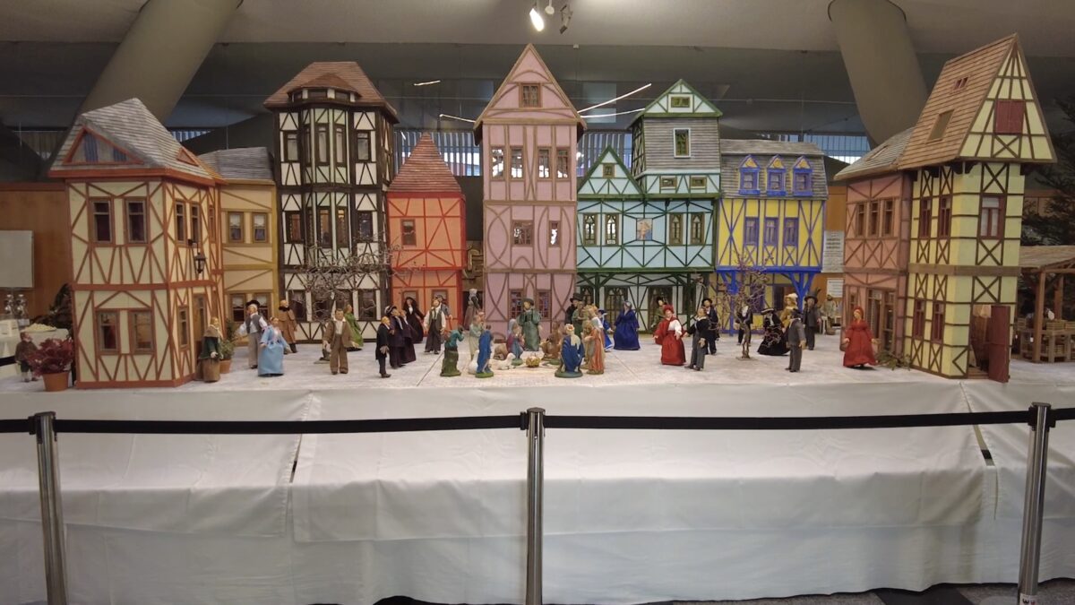 Trento, è mitteleuropeo il presepe allestito in Regione