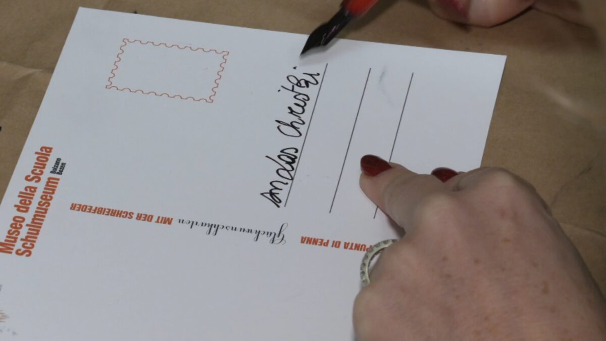 Fino al 6 gennaio gli auguri si fanno…in punta di penna