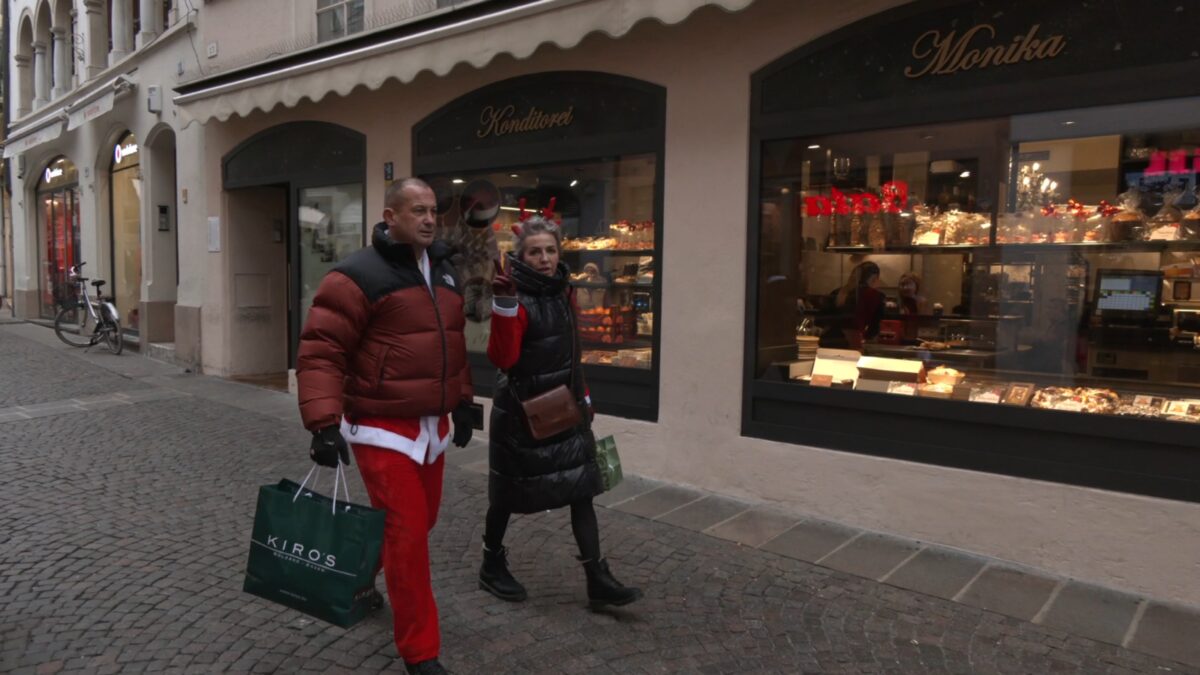 Vigilia di Natale a Bolzano: è caccia all’ultimo regalo