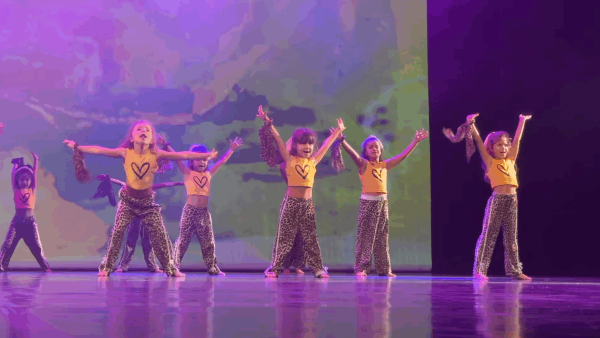 Viaggio nell’universo pop coi ballerini della Motus