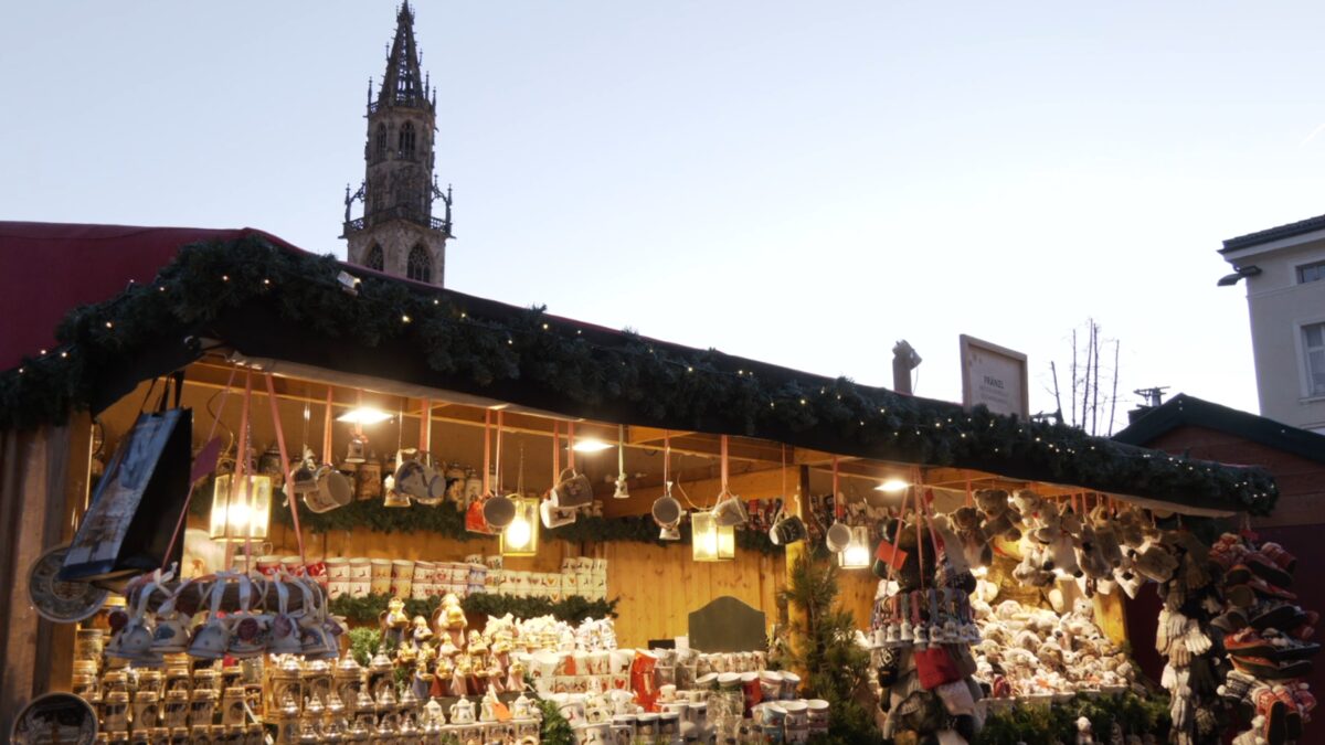 Bolzano, furti e atti vandalici al mercatino di Natale