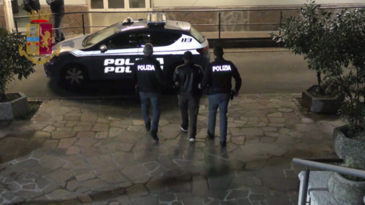 Polizia: in Alto Adige un arresto e sei denunce al giorno