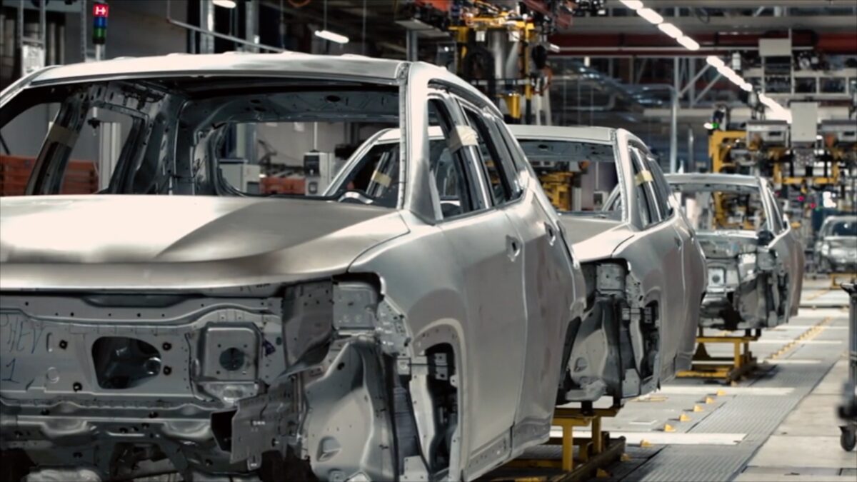 Salta lo stop ai motori termici nel 2035: il commento di Federauto del Trentino