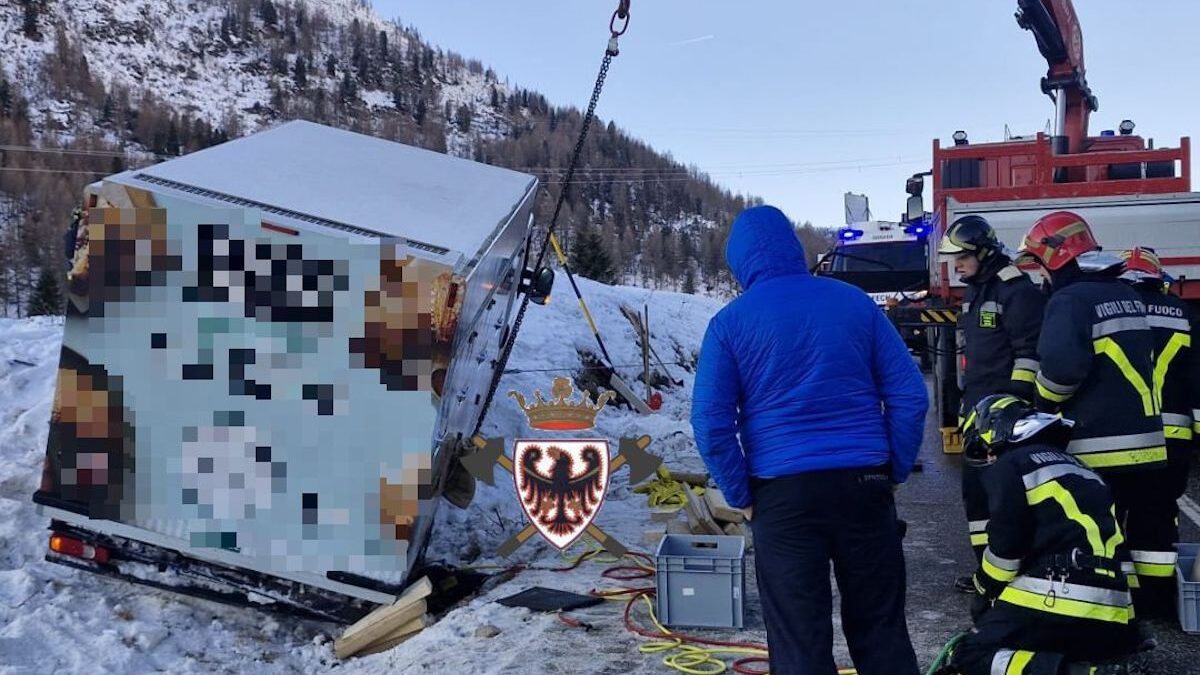 furgone-passo-san-pellegrino-2-aspect-ratio-1200-675