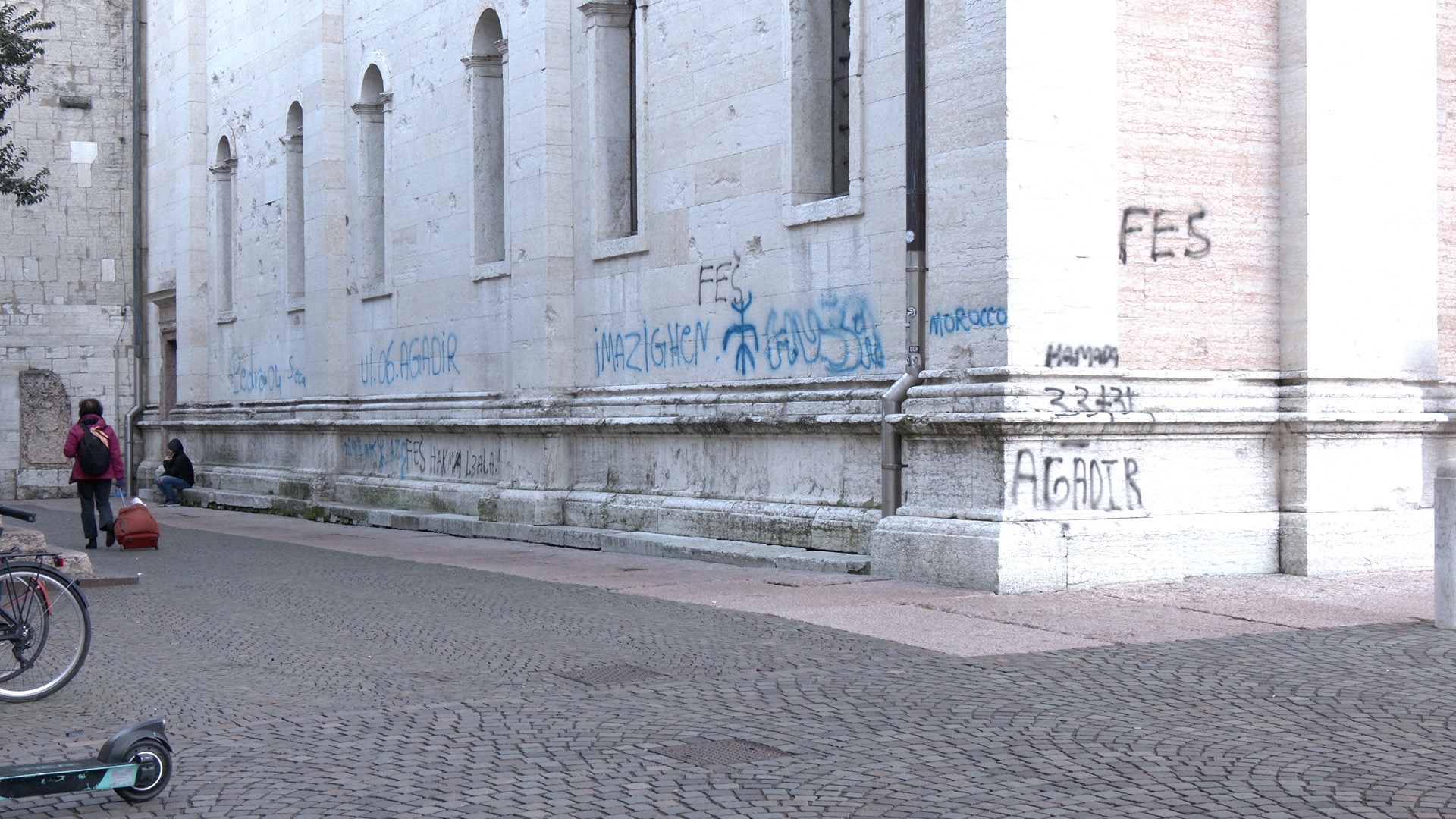 scritte vandaliche Santa Maria maggiore