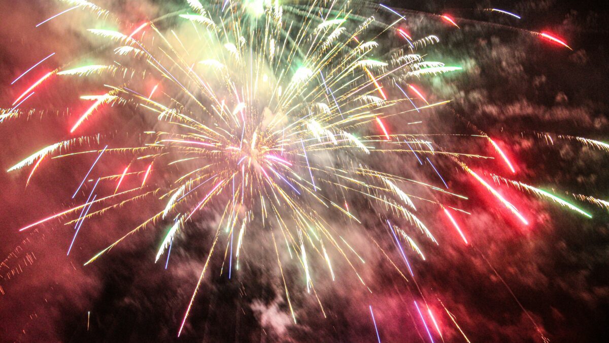 FOTO-botti-capodanno-aspect-ratio-1200-675