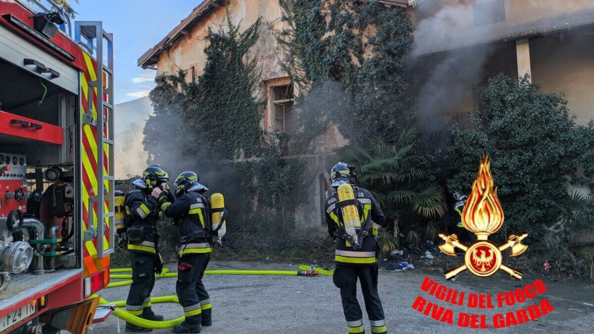 FOTO-incendio-casa-abbandonata-aspect-ratio-1200-675