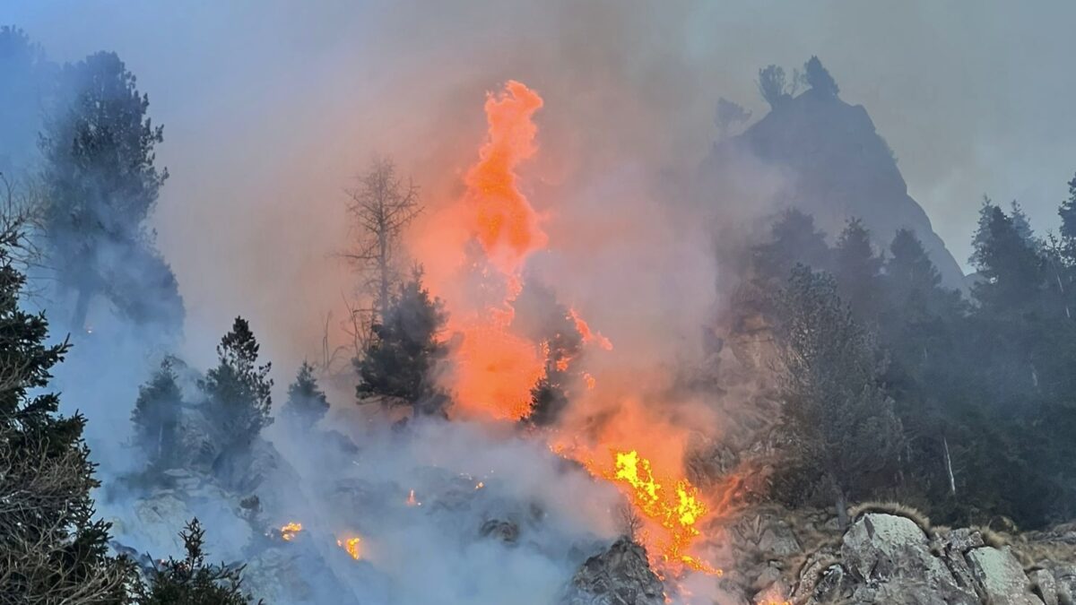 FOTO-incendio-colbricon-vigili-aspect-ratio-1200-675