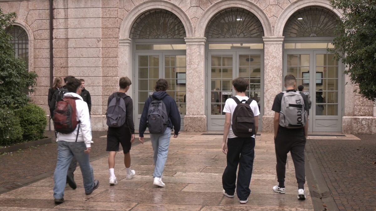 FOTO-iscrizioni-scuole-aspect-ratio-1200-675