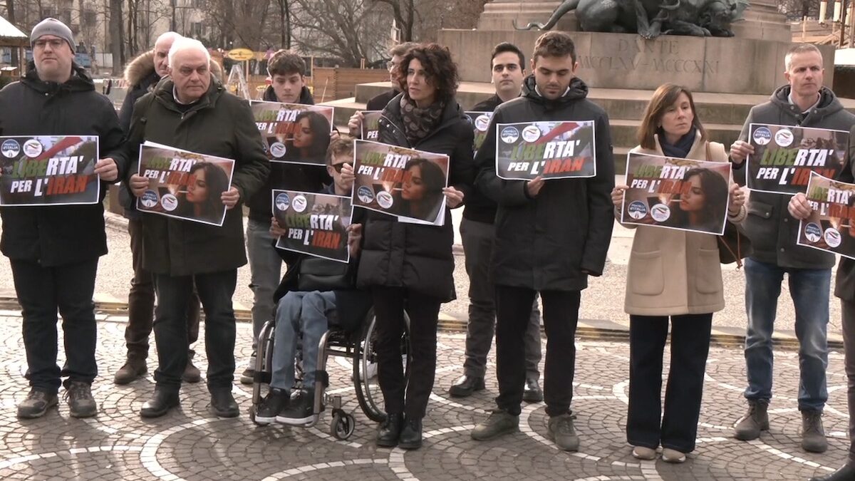 Presidio per sostenere il popolo iraniano. Fratelli d’Italia scende in piazza