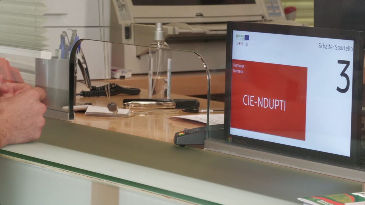 Carta d’identità elettronica: potenziato il servizio di sportello a Merano