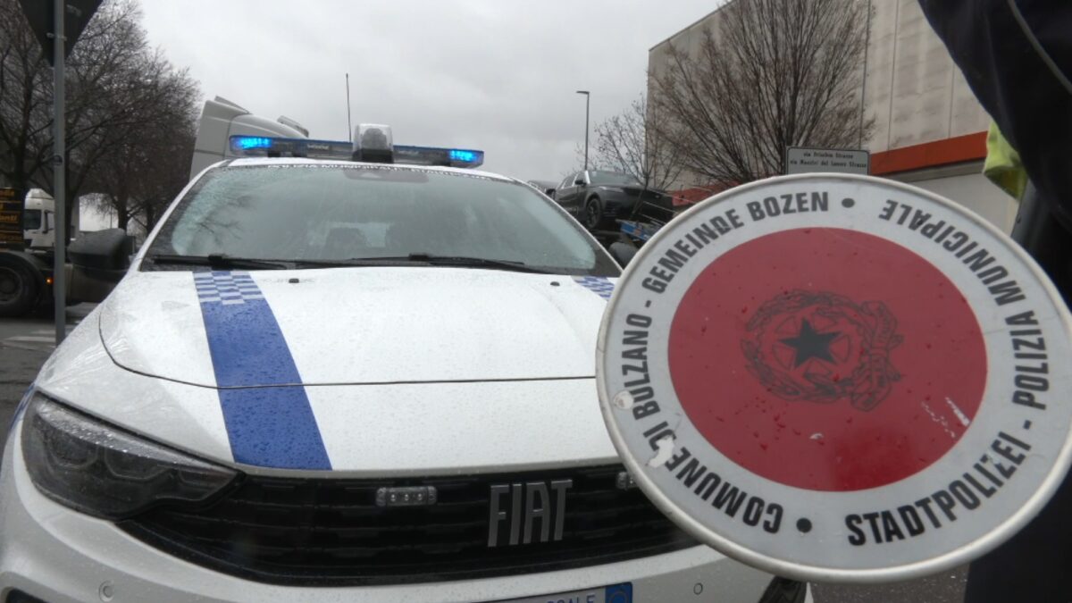 A Bolzano in arrivo il controllo di vicinato e taser per la polizia municipale