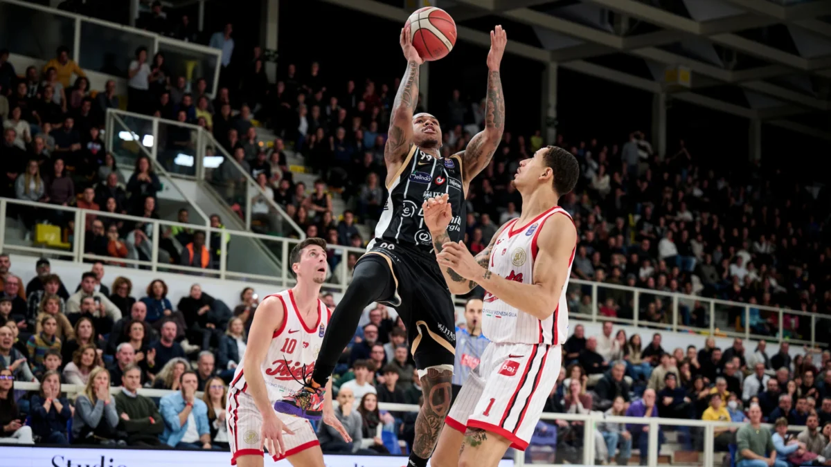 Tre-Tri-2447-2-aspect-ratio-1200-675