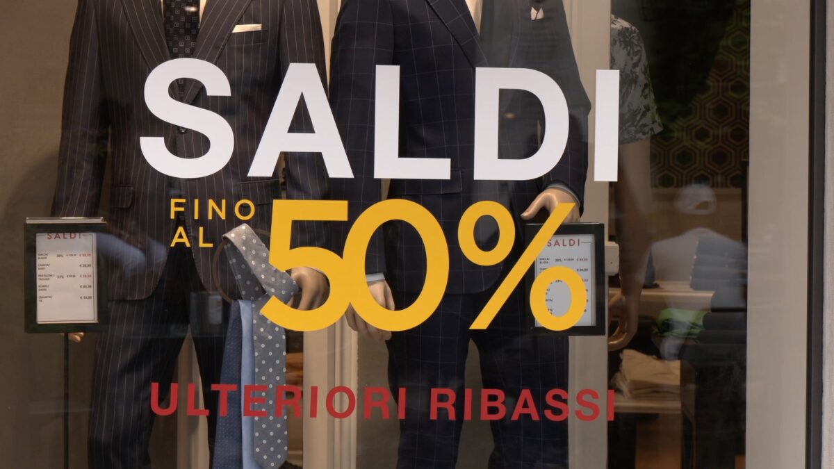 Primo giorno di saldi, commercianti soddisfatti a Trento