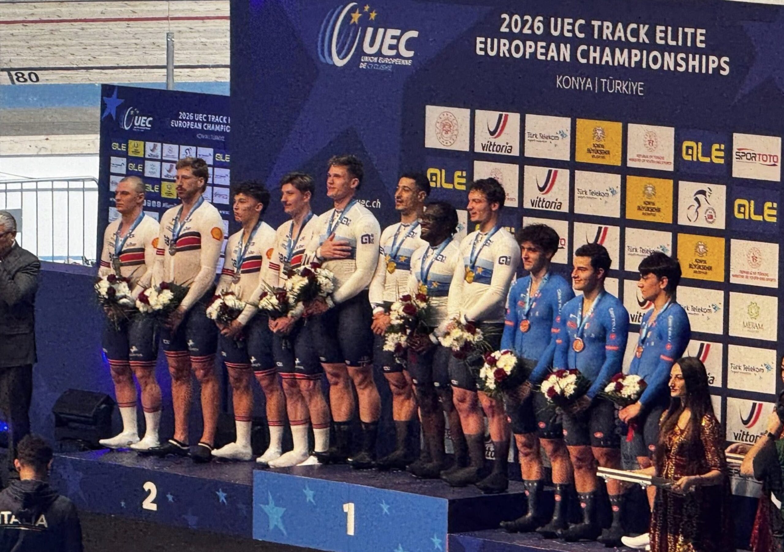 FOTO-bronzo-ciclismo-BIANCHI-scaled-aspect-ratio-2548-1792