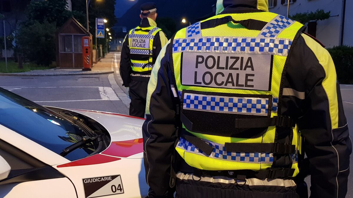 FOTO-senza-patente-scaled-aspect-ratio-1200-675