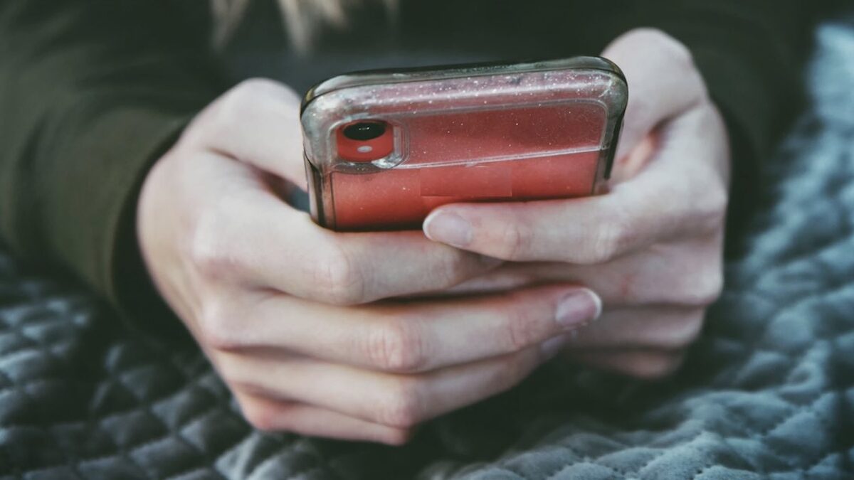 chi-ha-inventato-il-telefono-cellulare-smartphone-aspect-ratio-1200-675